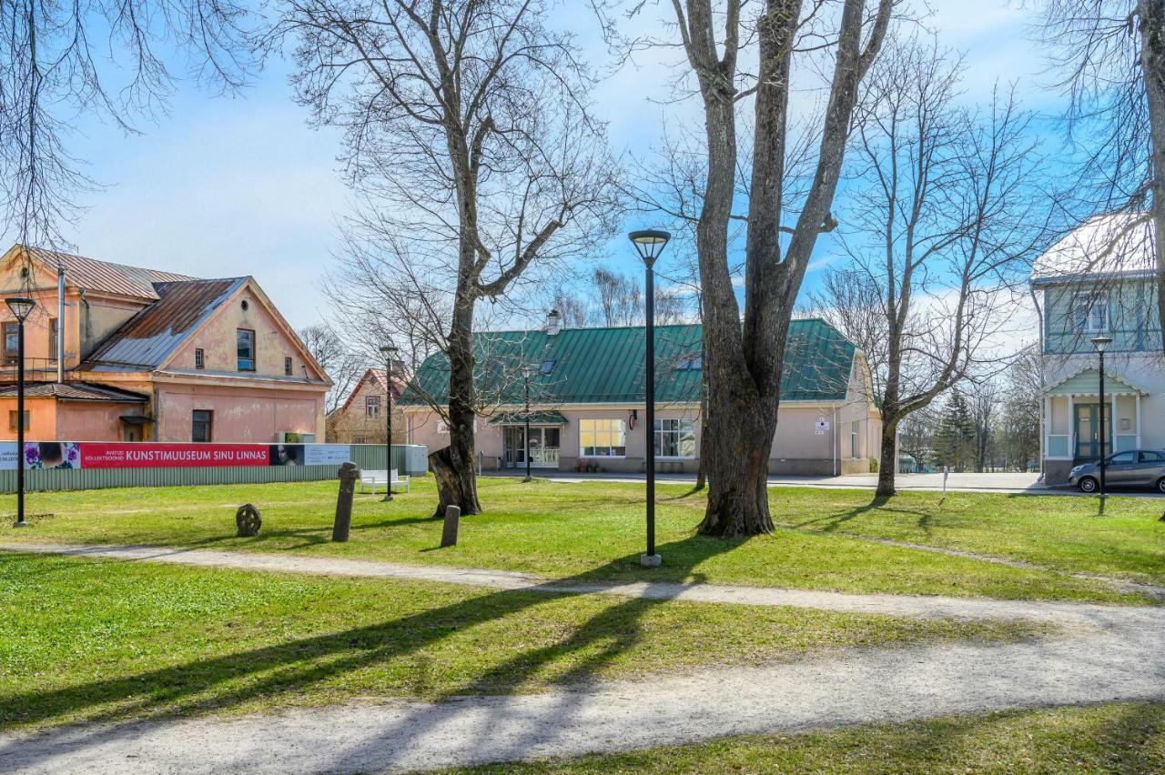 Old Town Hostel Хаапсалу Екстериор снимка